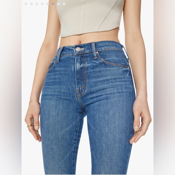 NWT Mother Superior Flare Jeans The Weekender It’s A Small World Size 32 - Picture 3 of 16